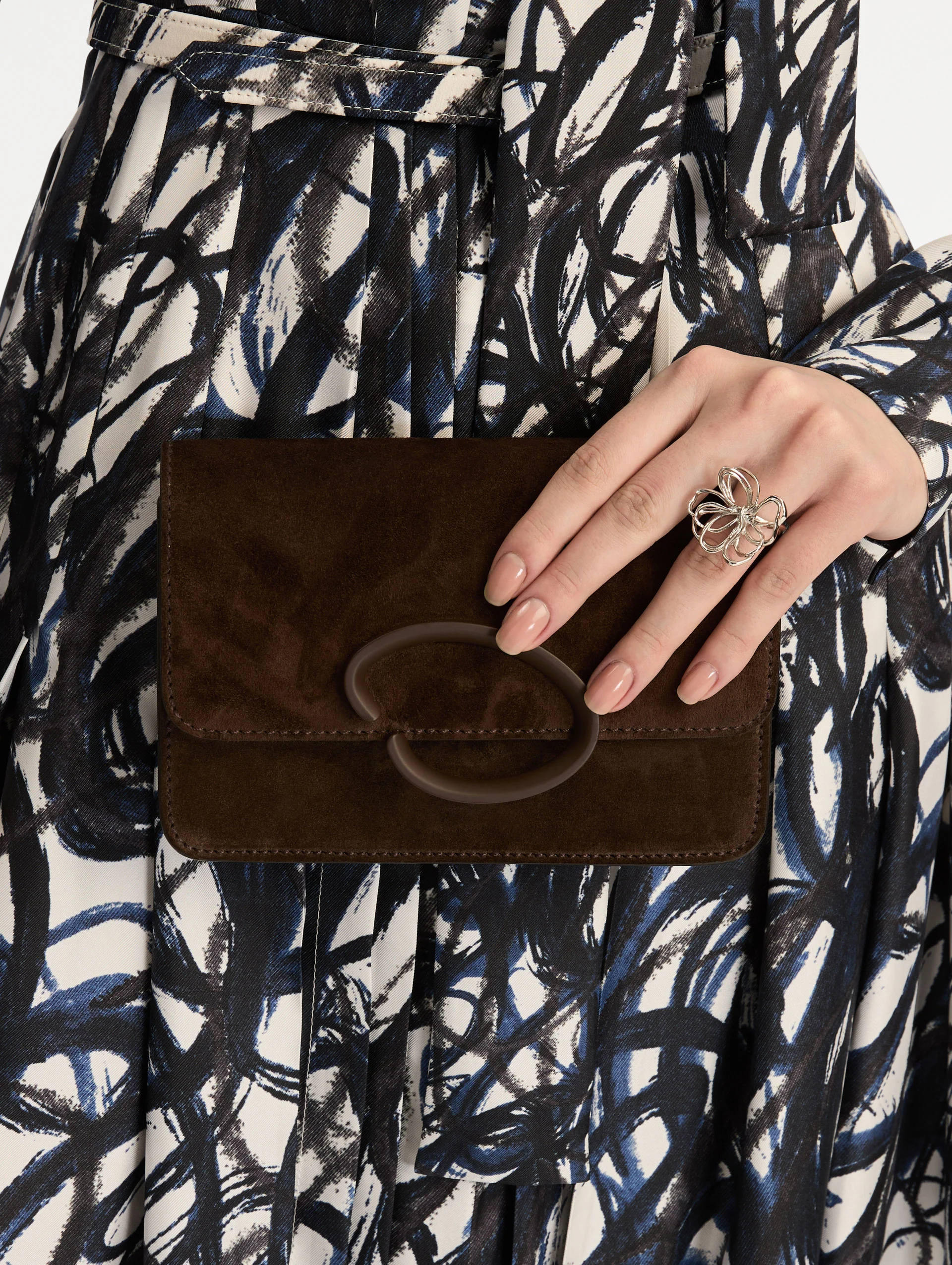 O Pochette in Suede - Image 2