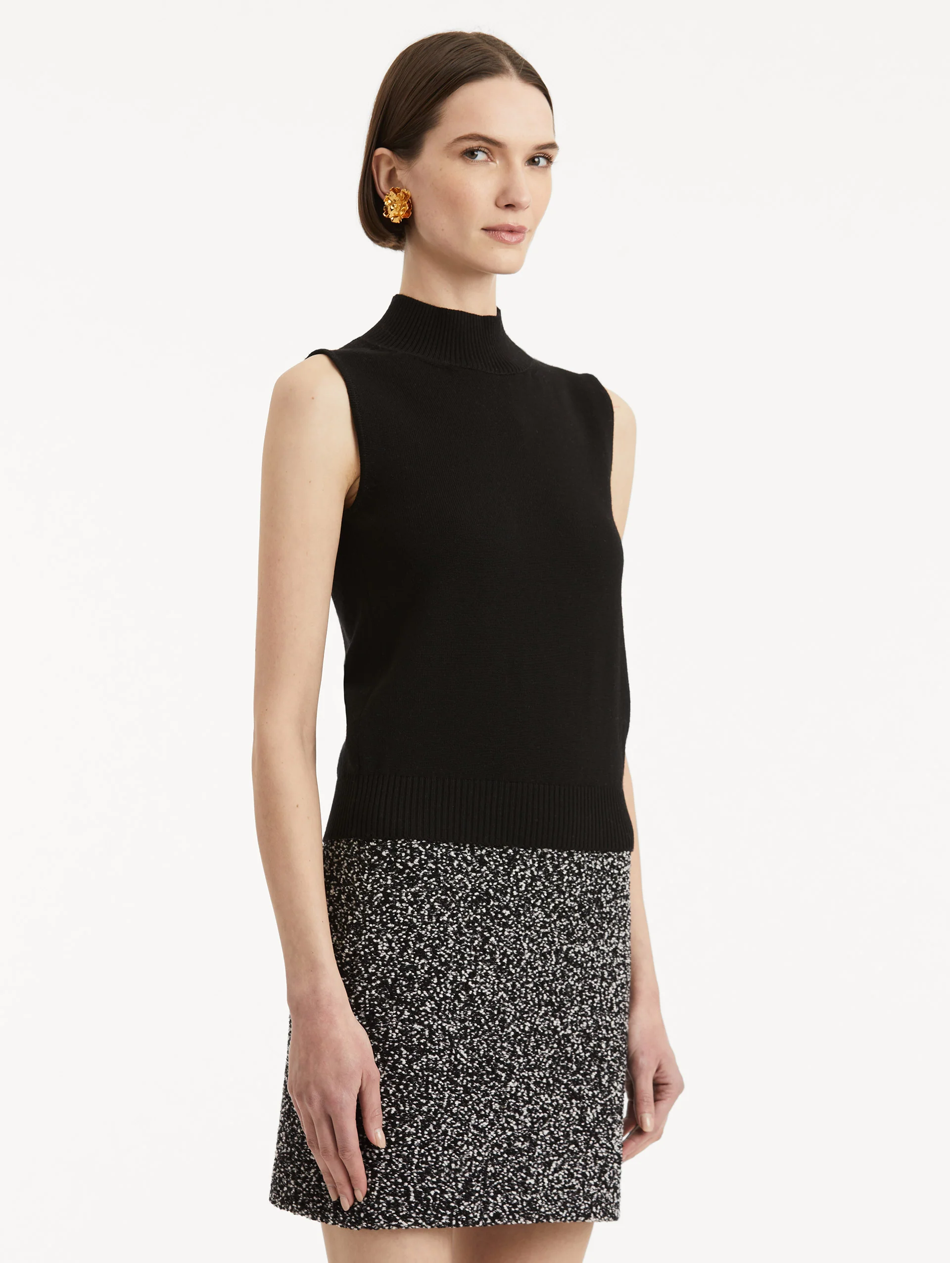 Sleeveless Mock Neck Ribbed Pullover - Image 5